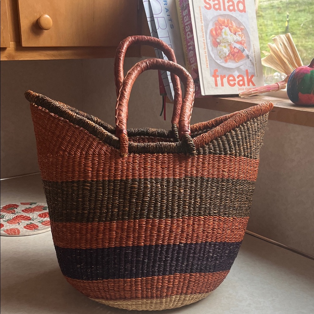 Artisan Woven Basket-Great Condition 18”x16”